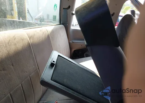 1995 Dodge Ram 1500 из США, поврежденный, VIN 3B7HF13Y3SM169728